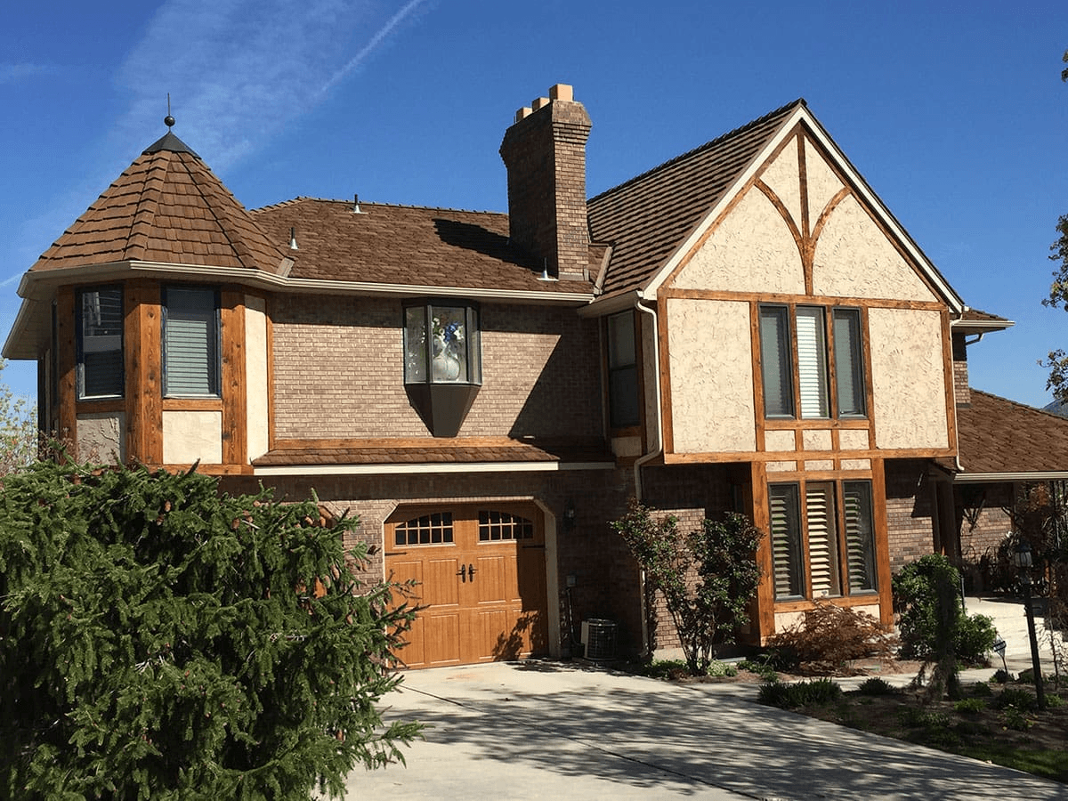 CeDUR Golden Cedar shake on a Tudor home