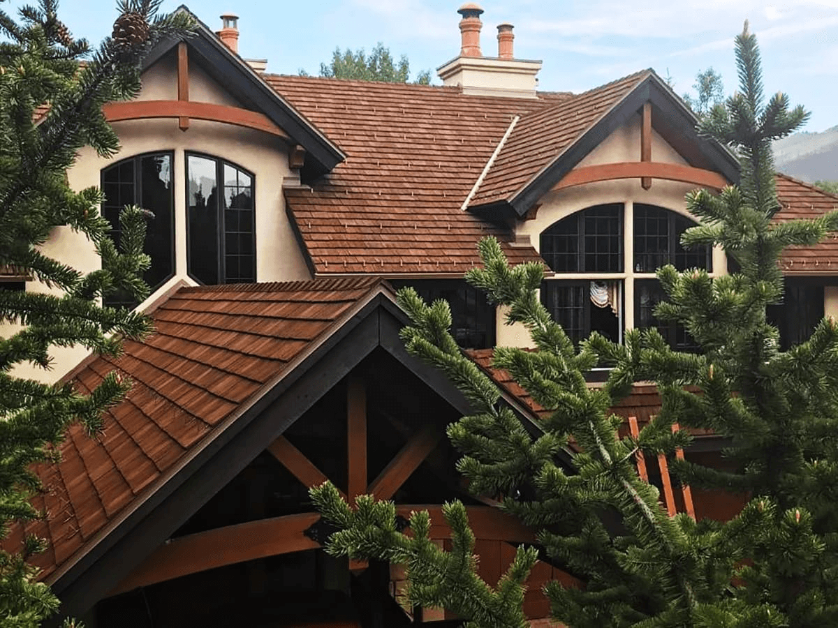 CeDUR Live Oak synthetic shake on a residential home