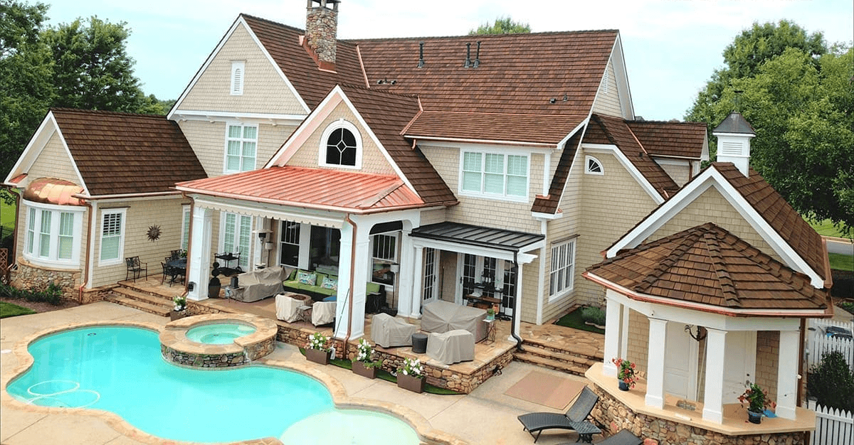 Orono lake home with CeDUR Walden synthetic cedar shake