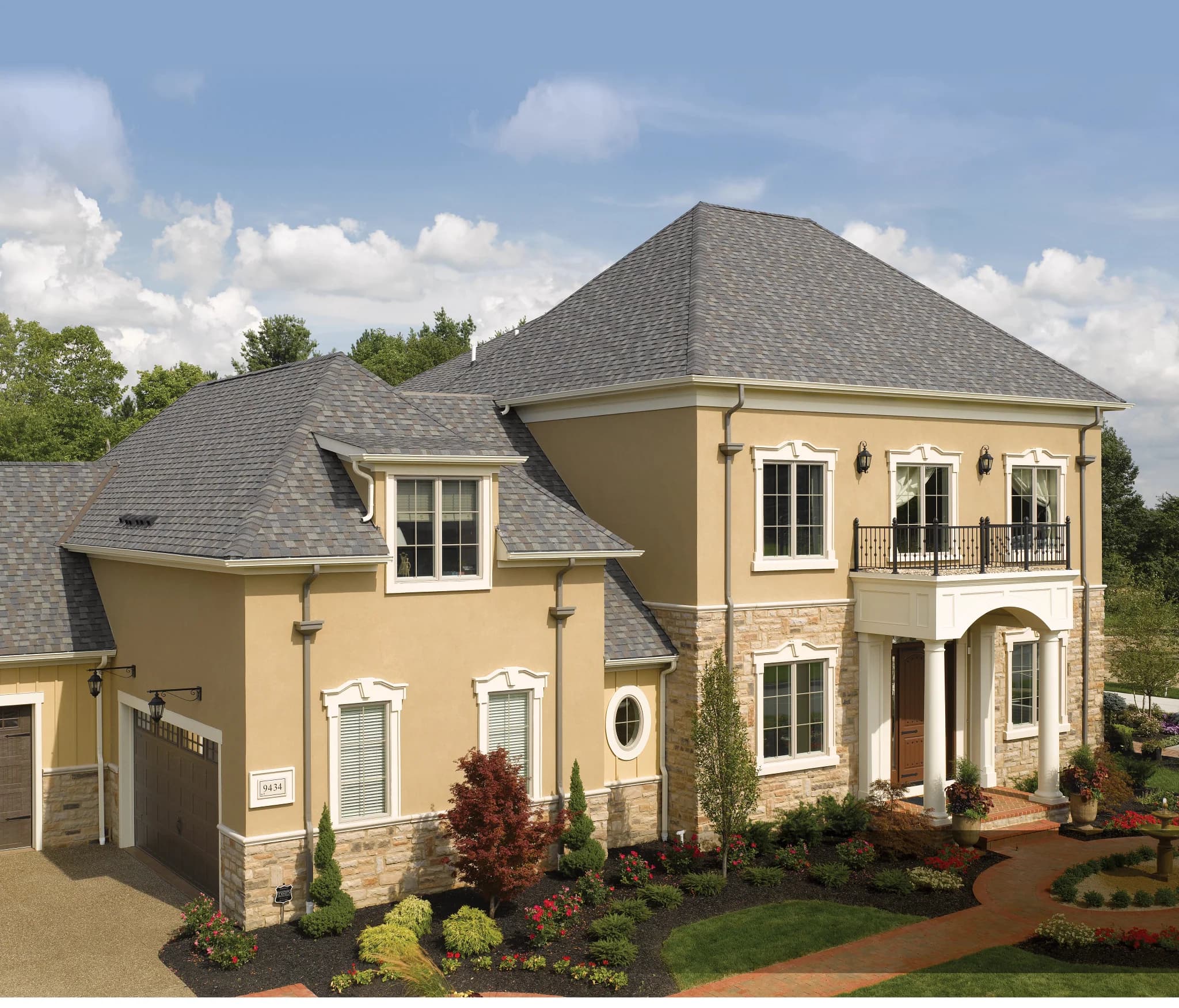 St. Paul home with balcony and CertainTeed Landmark Pro Weathered Wood roof