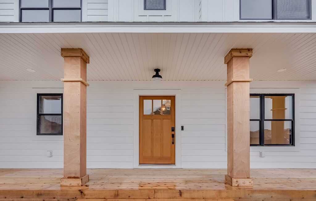 Twin Cities home with LP SmartSide engineered wood siding