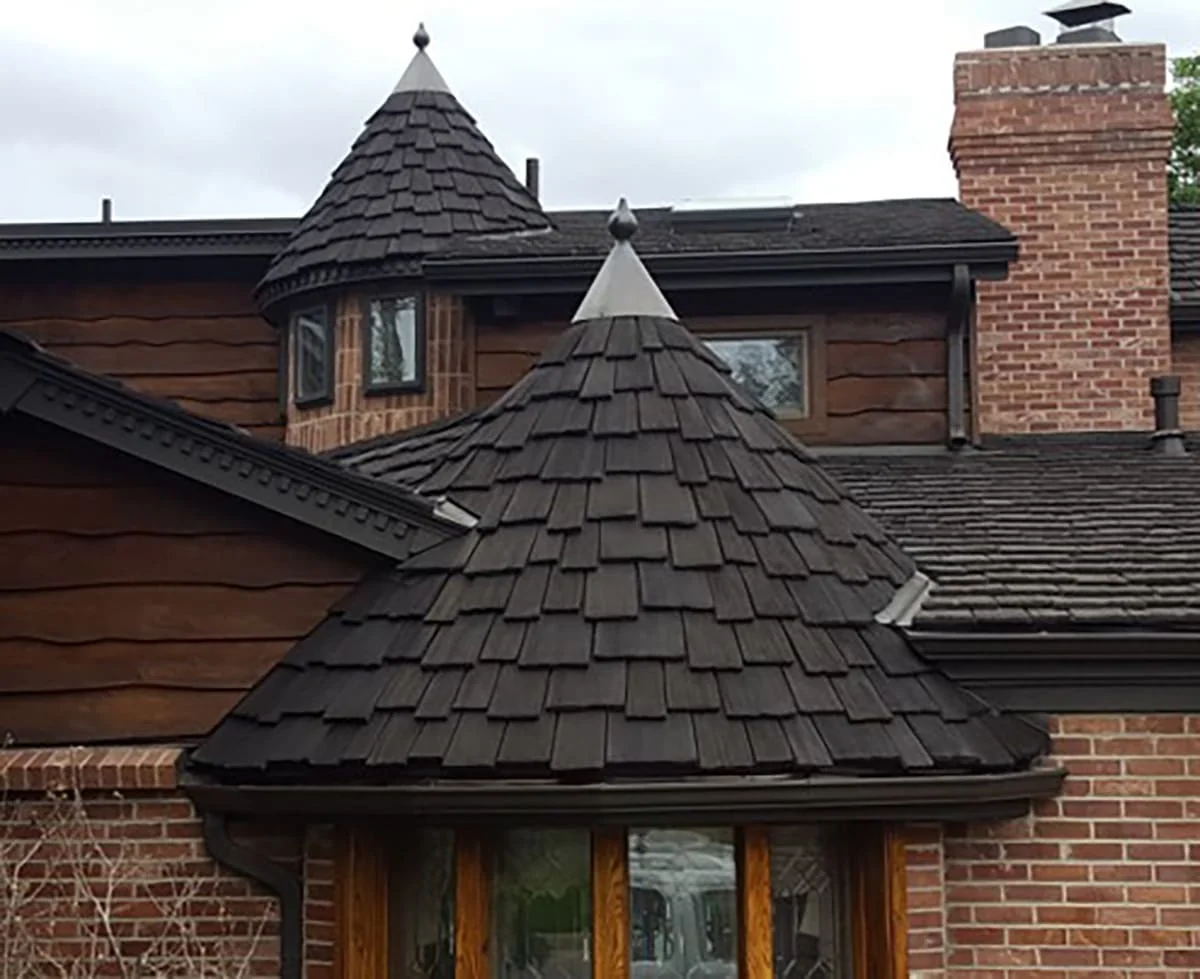 CeDUR synthetic shake in Shiloh on a turret roof — texture detail