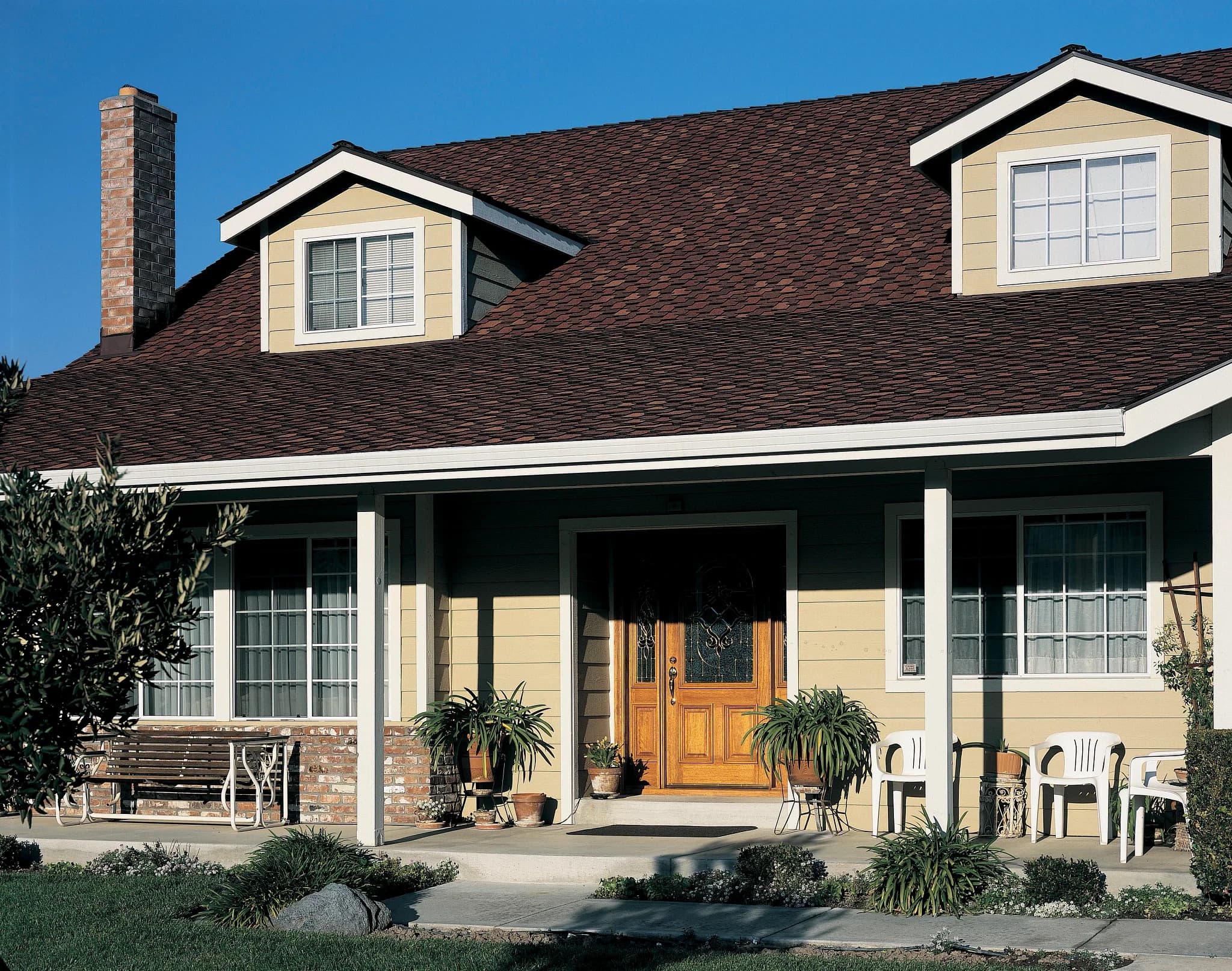 CertainTeed Presidential Shake TL in Aged Bark blend on a luxury home