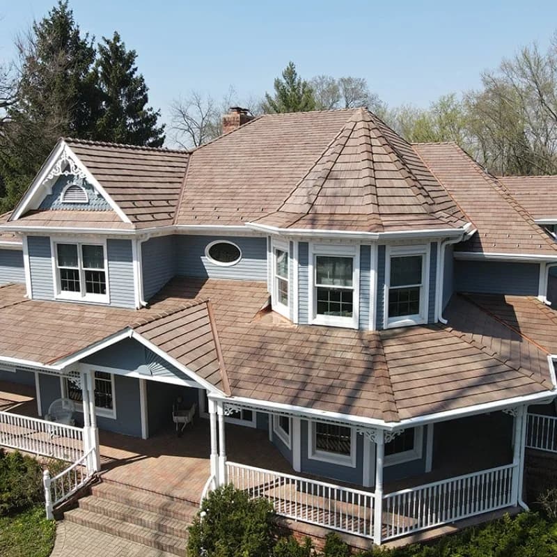 Bracketts Point home with DaVinci Single-Width Shake in Autumn