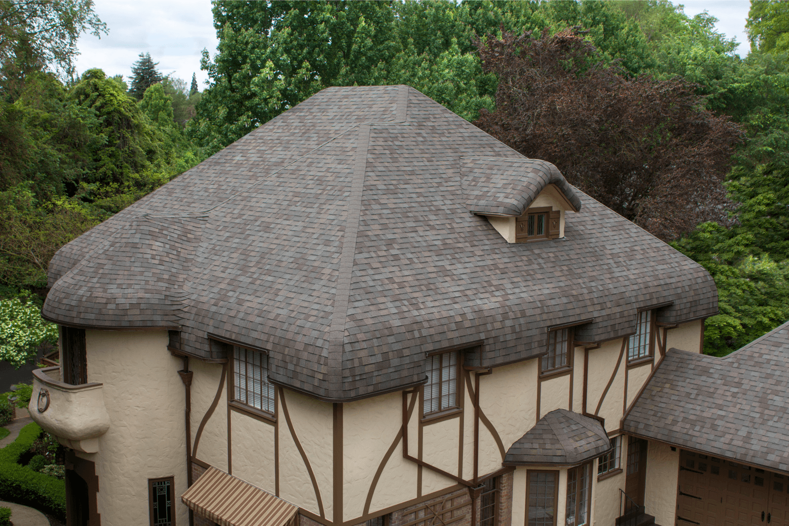 Malarkey Legacy on an Arden Hills wooded-lot rambler