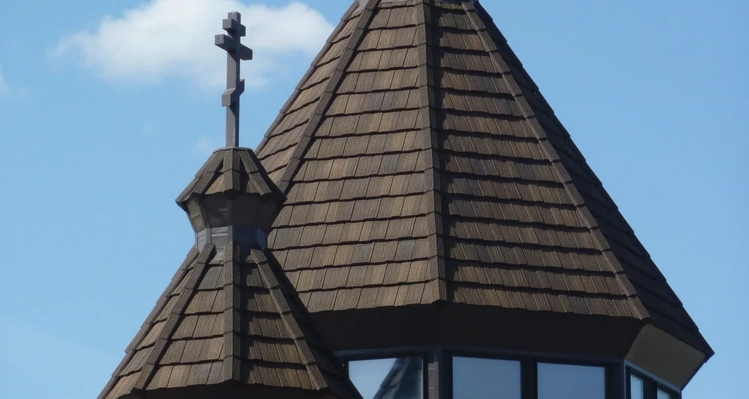 DECRA Shake XD stone-coated steel roofing in Antique Chestnut
