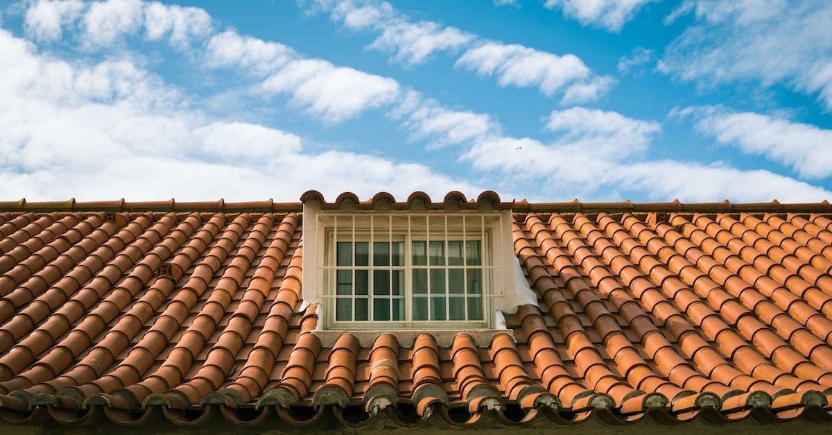 Why Don't Americans Use Tile Roofs? Let's Explore the Reasons
