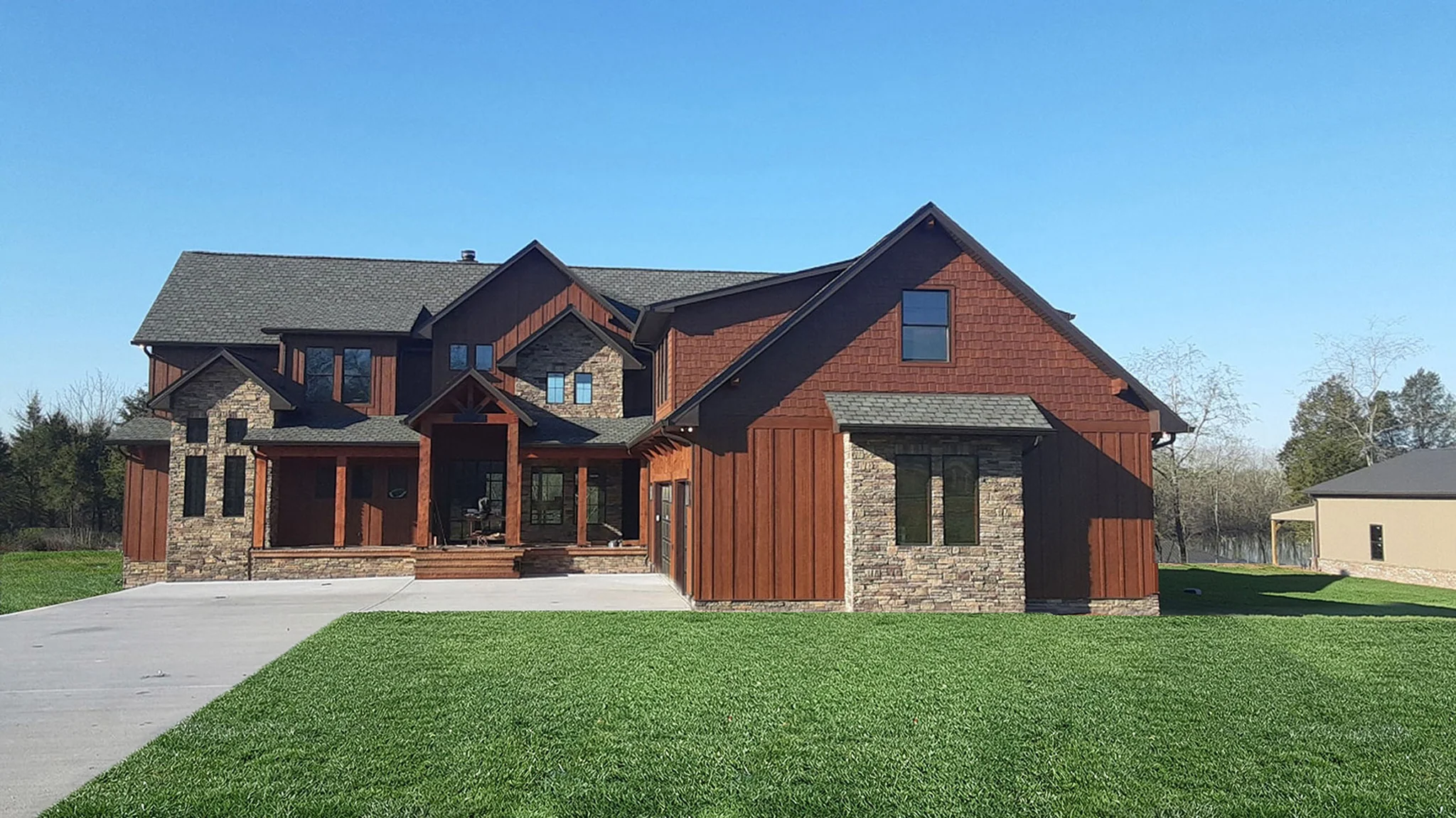 DiamondKote-finished LP SmartSide siding on a premium Twin Cities home