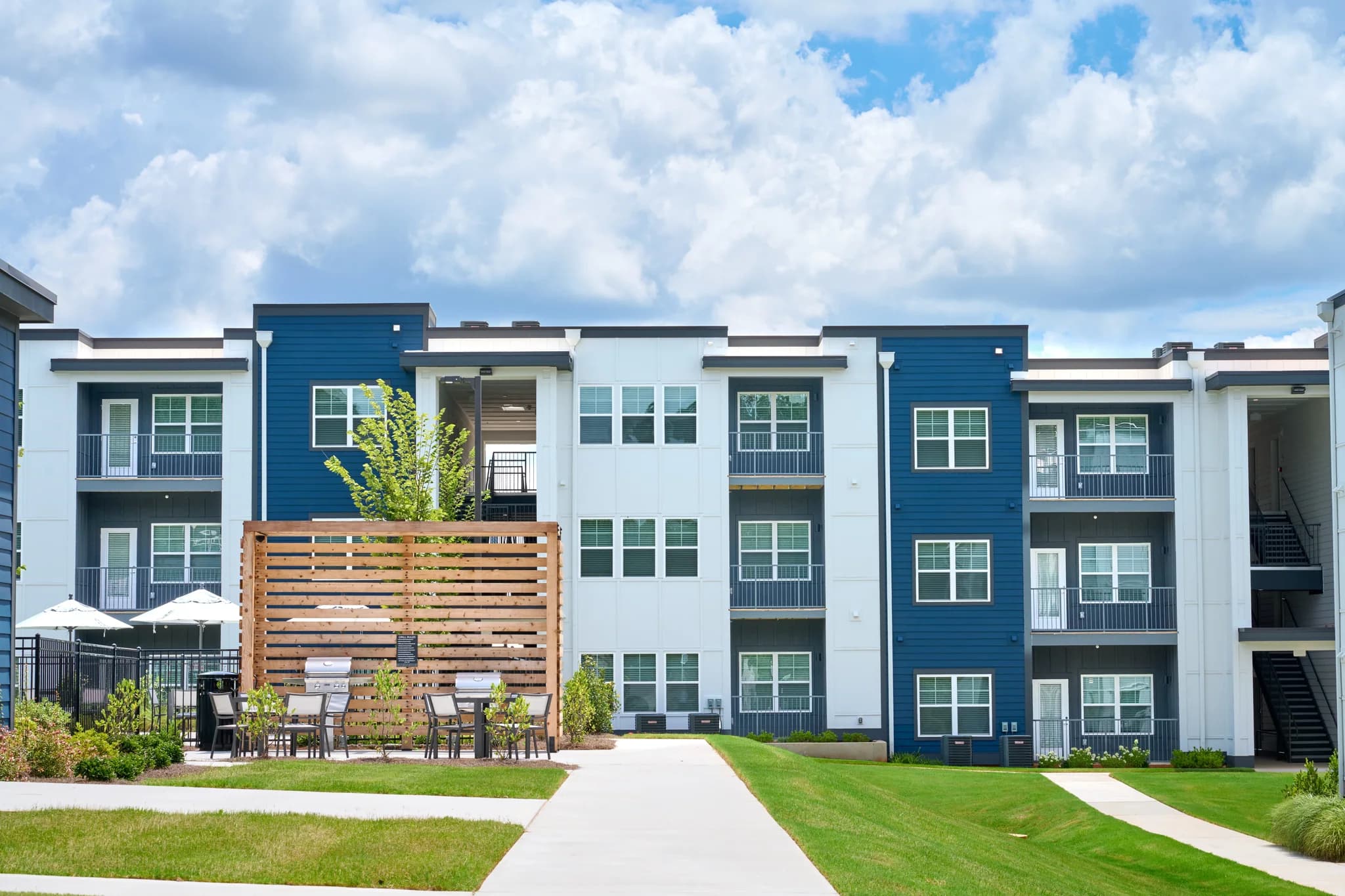 LP SmartSide engineered wood siding in Emblem Mills color